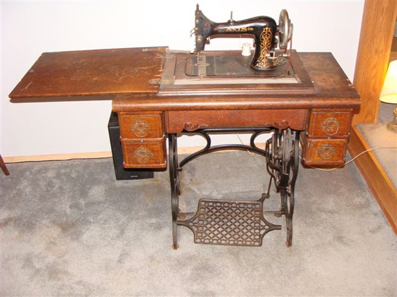 Property photo 11 - Personal Property Auction - Hit & Miss Engines, 8ft. Trailer, Zero Turn Mower, Boat, Antiques